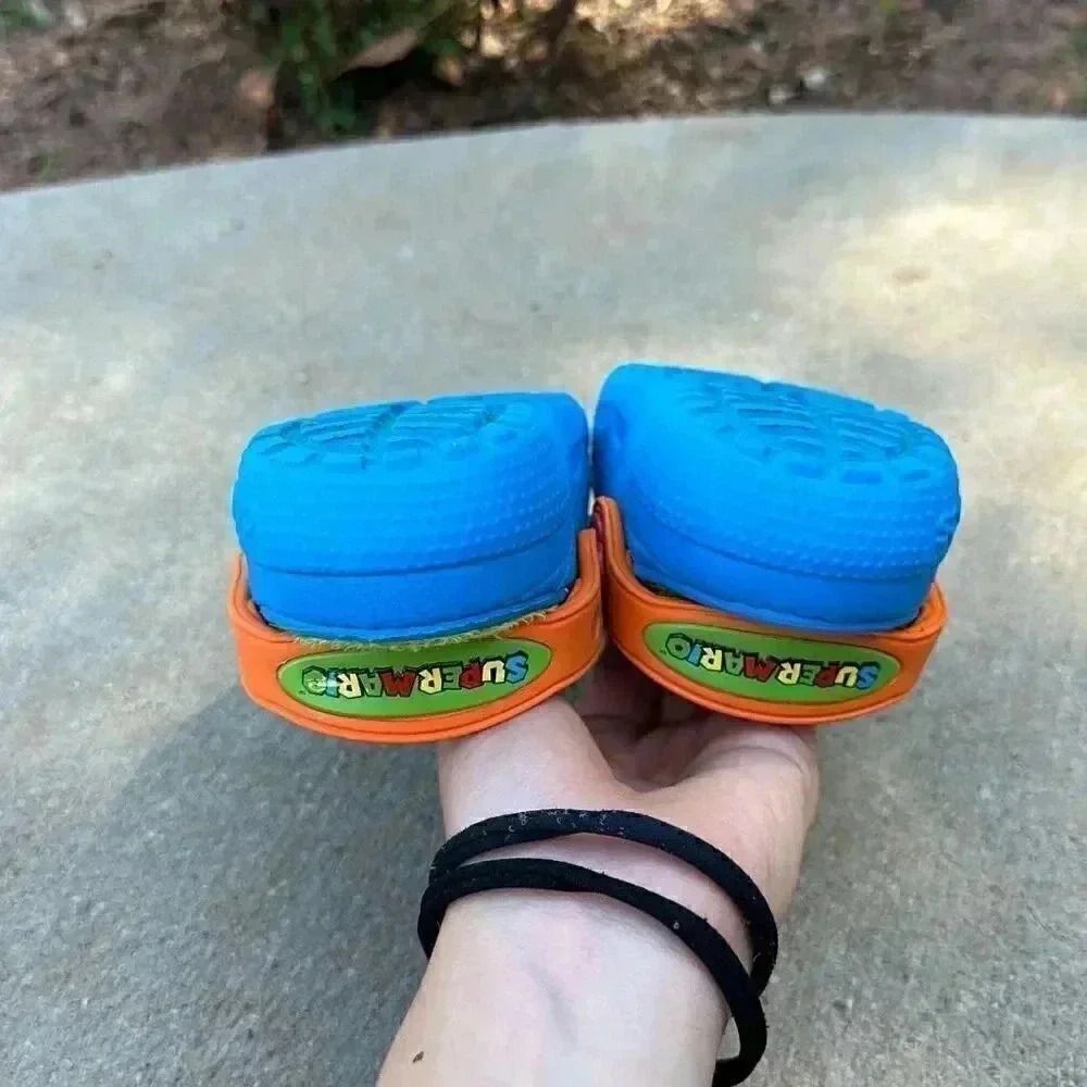 Kid’s Crocs Fun Lab Lined Yoshi Clogs - Picture 6 of 11